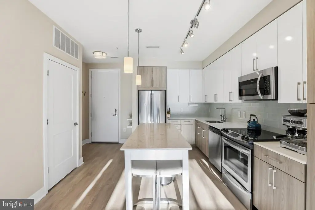 145 Riverhaven Dr #245, OXON HILL