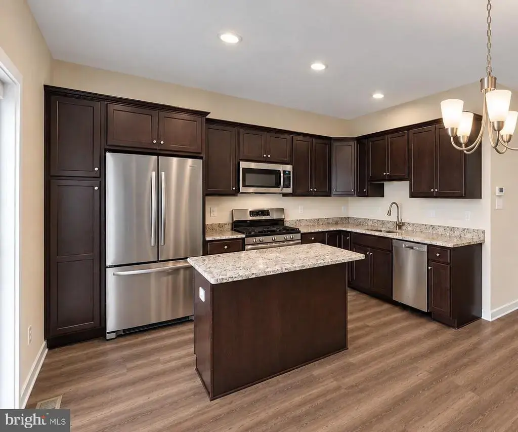 6 Little Pond Drive, LAUREL SPRINGS