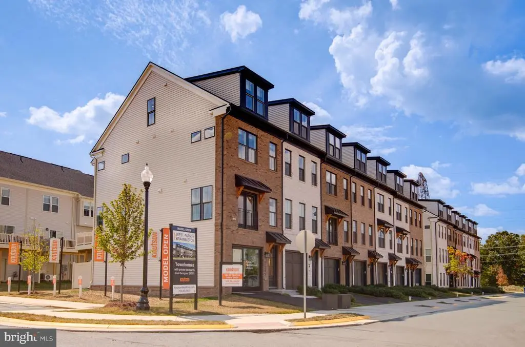 22885 Tawny Pine Sqr, ASHBURN