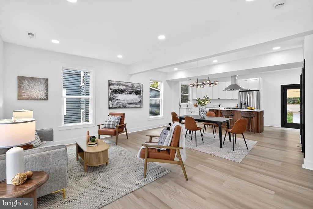 2948 Mills Ave Ne, WASHINGTON