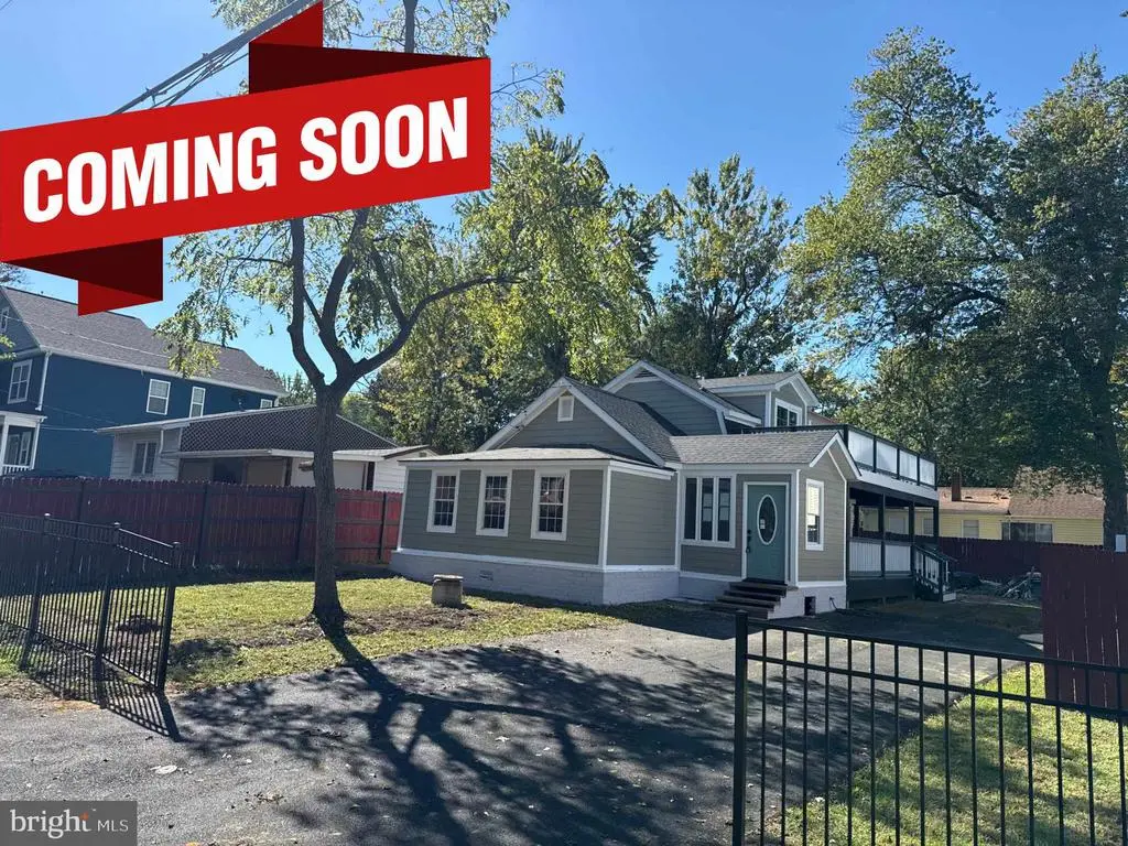 1532 Mayfield Rd, Edgewater