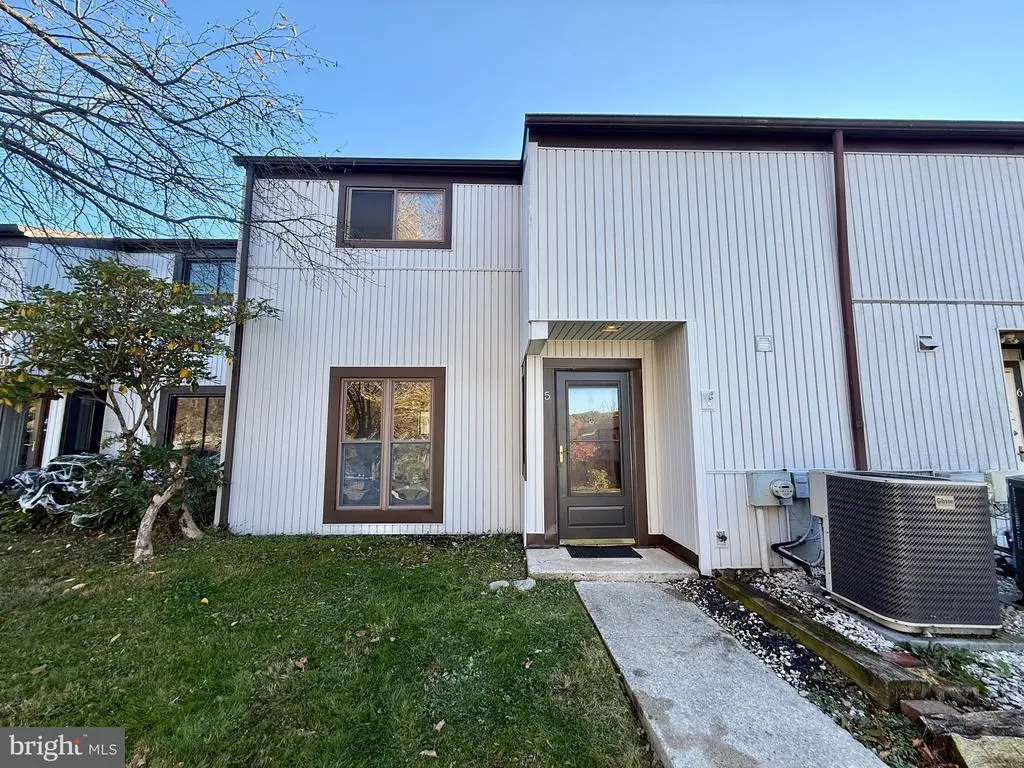5 Wyndham Ct, DOWNINGTOWN