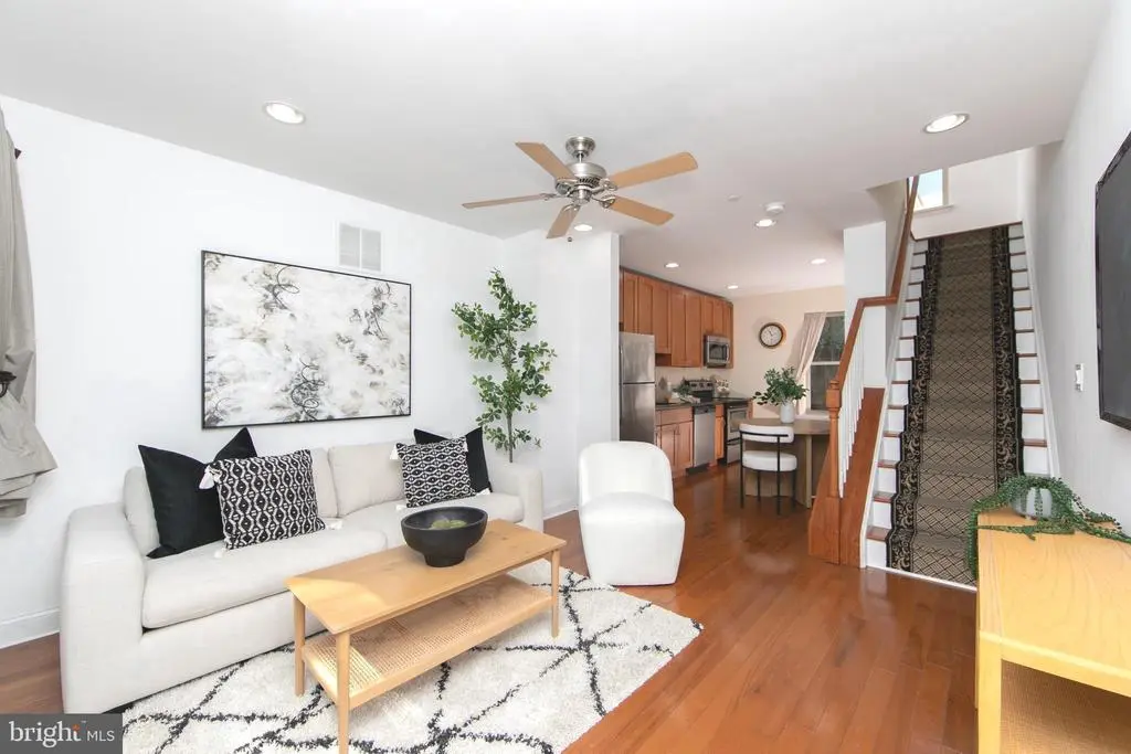 1030 N Leithgow St, PHILADELPHIA