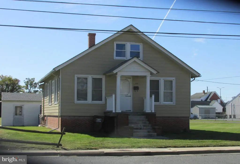 603 Roslyn Ave, Cambridge