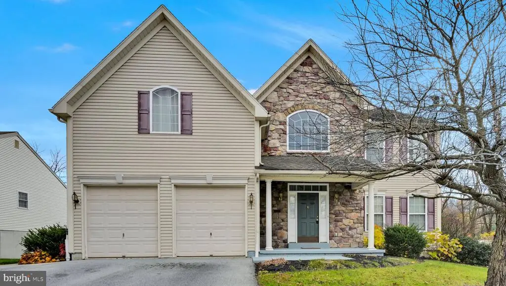 228 Longview Dr, READING