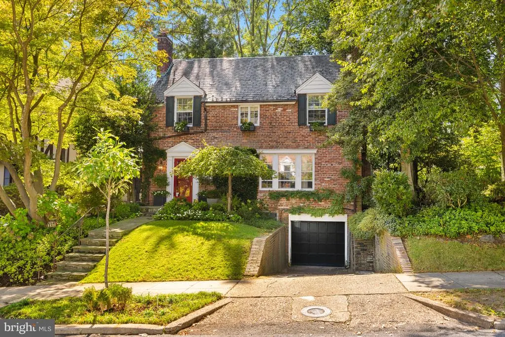 4438 Lowell St Nw, WASHINGTON