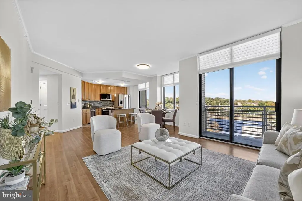 2720 S Arlington Mill Dr #914, ARLINGTON