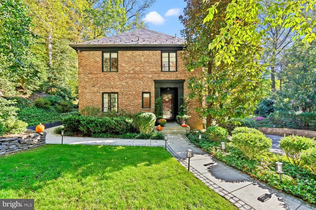 4838 Broad Branch Rd Nw, WASHINGTON