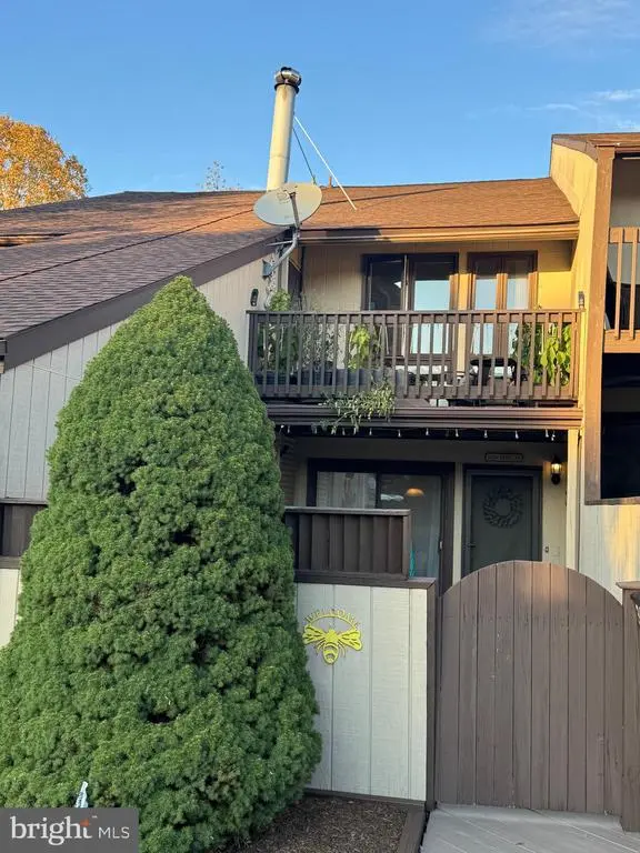 34-a Darien, NEW HOPE