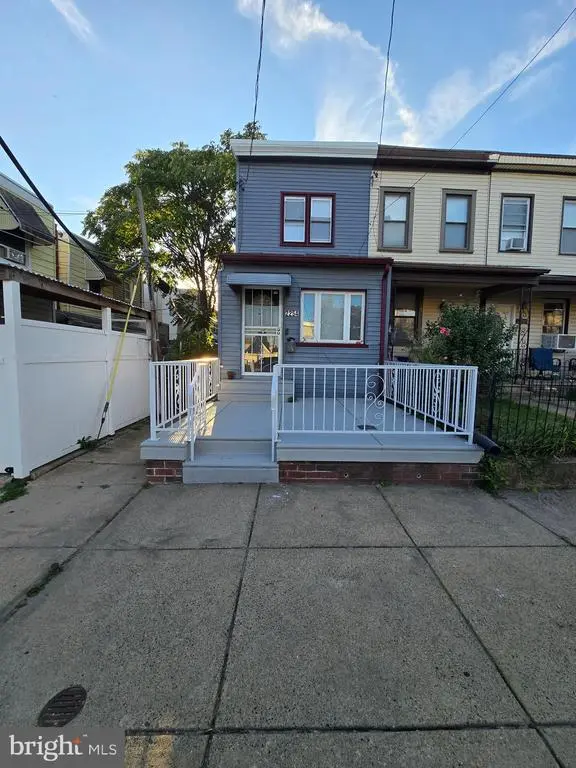 2254 Pratt St, PHILADELPHIA