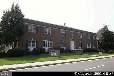 210 E Broad St, FALLS CHURCH