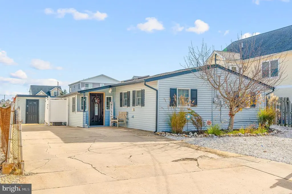 99 Lake Superior Dr, TUCKERTON