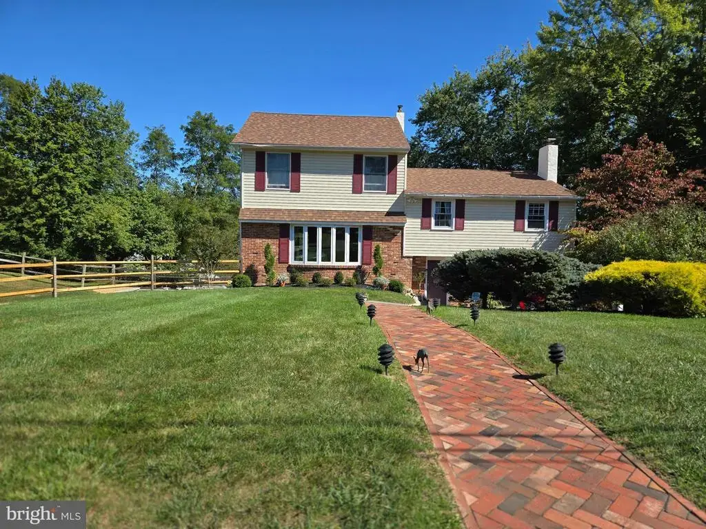 65 Witherington Dr, HOLLAND