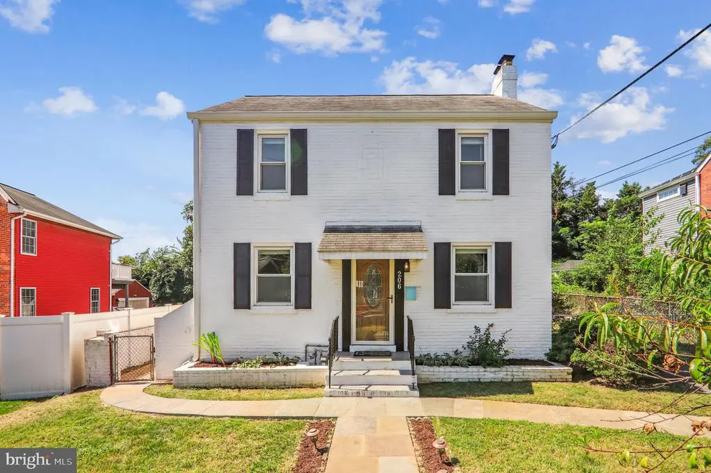 206 Timberwood Ave, Silver Spring