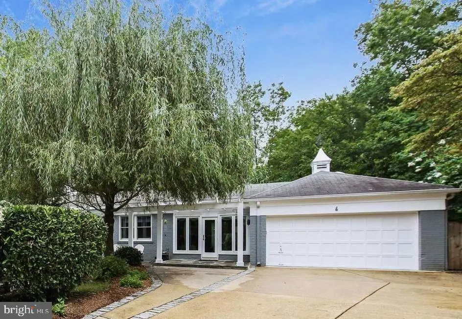 6 Spring Hill Ct, Chevy Chase