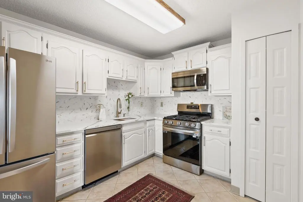 5225 Pooks Hill Rd #1527s, BETHESDA