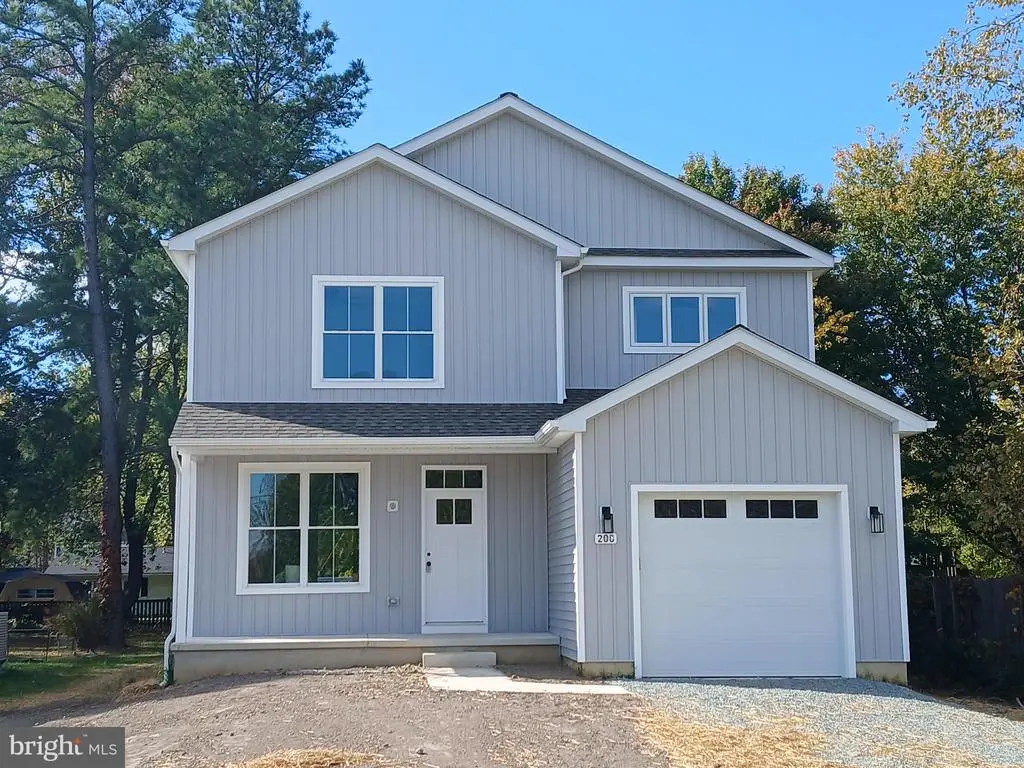 208 Long Point Rd, Stevensville