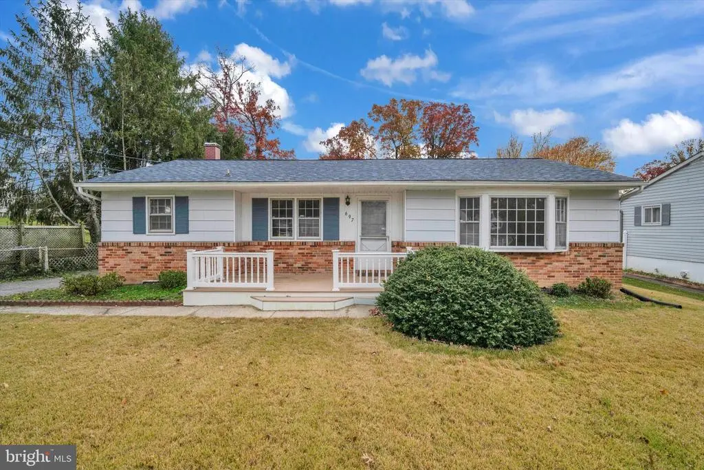 697 W Maple Rd, Linthicum Heights
