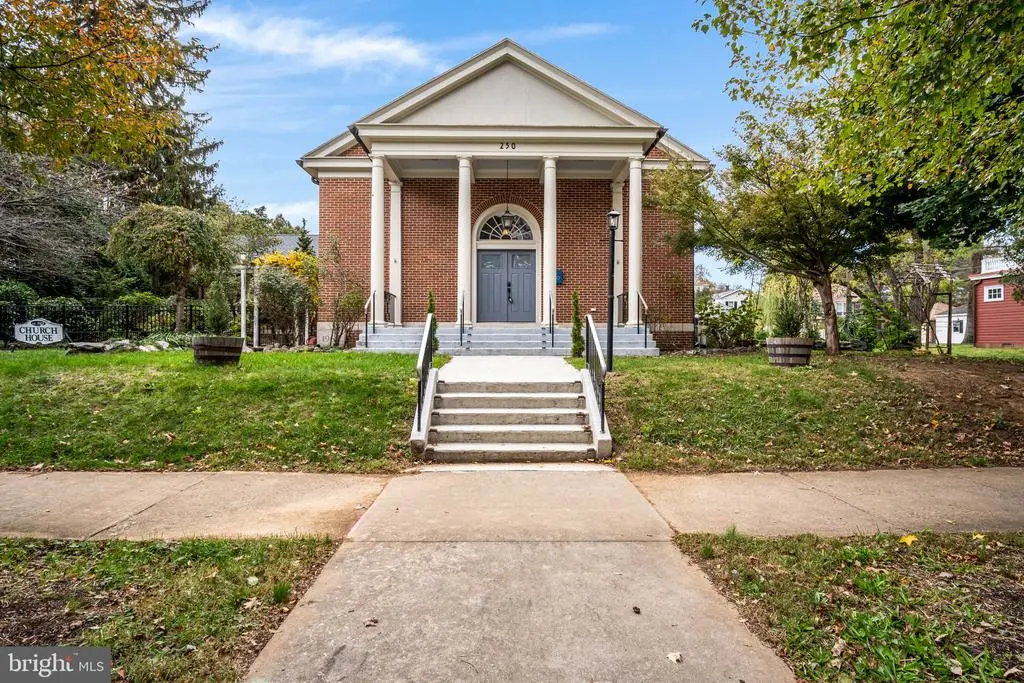 250 Mooreland Ave, CARLISLE