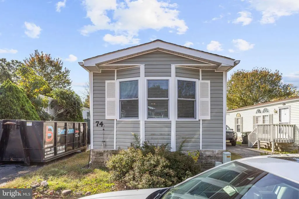 74 Ruffian Way, HOWELL