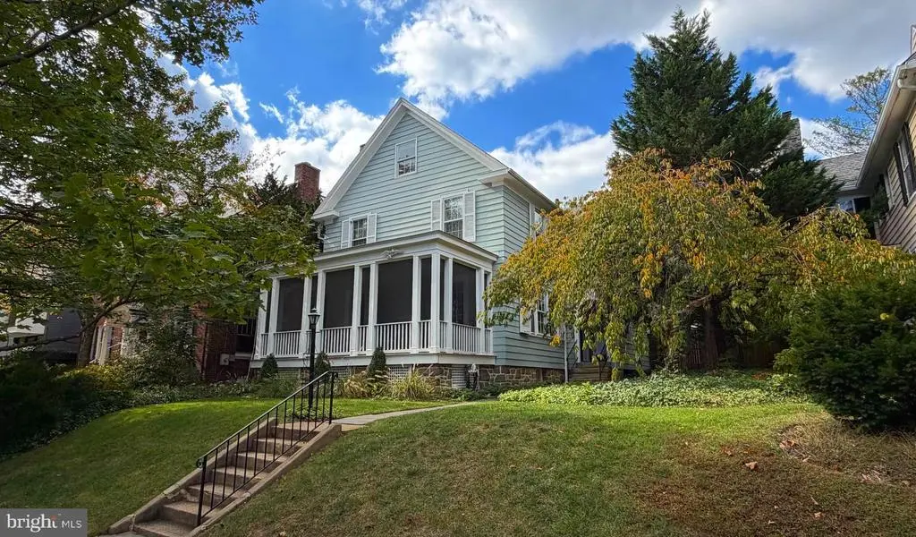 2710 36th St Nw, WASHINGTON