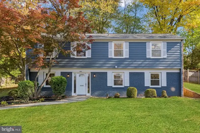 9709 Corkran Ln, Bethesda