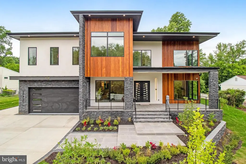 7816 Georgetown Pike, MCLEAN