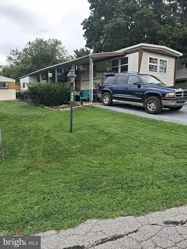 420 Holly Dr, Mount Wolf