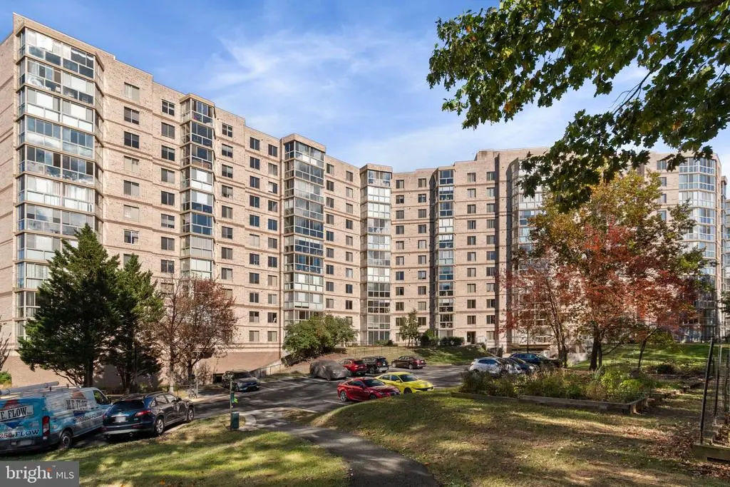 19385 Cypress Ridge Ter #415, LEESBURG