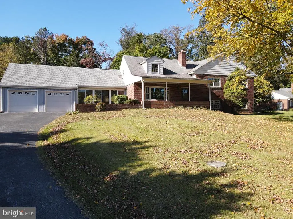 666 E Lafayette Dr, West Chester