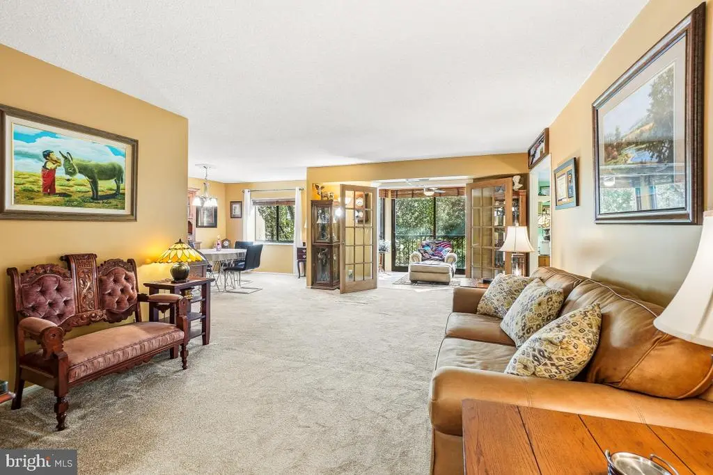 5901 Mount Eagle Dr #216, ALEXANDRIA