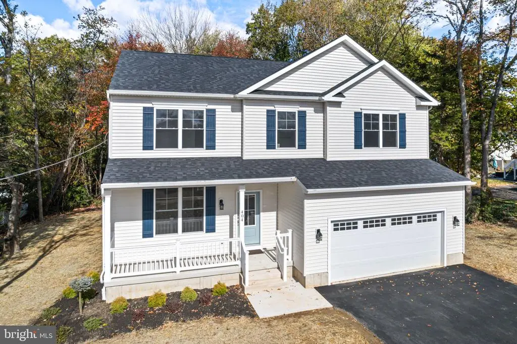 404 Azure Ln, GLASSBORO