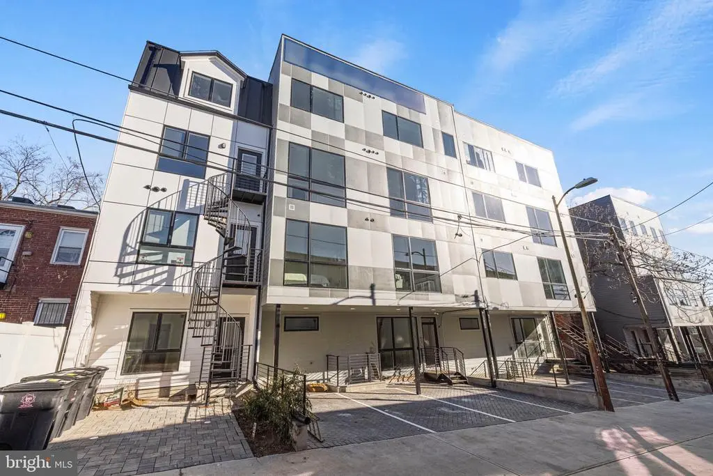 824 18th St Ne #202, WASHINGTON