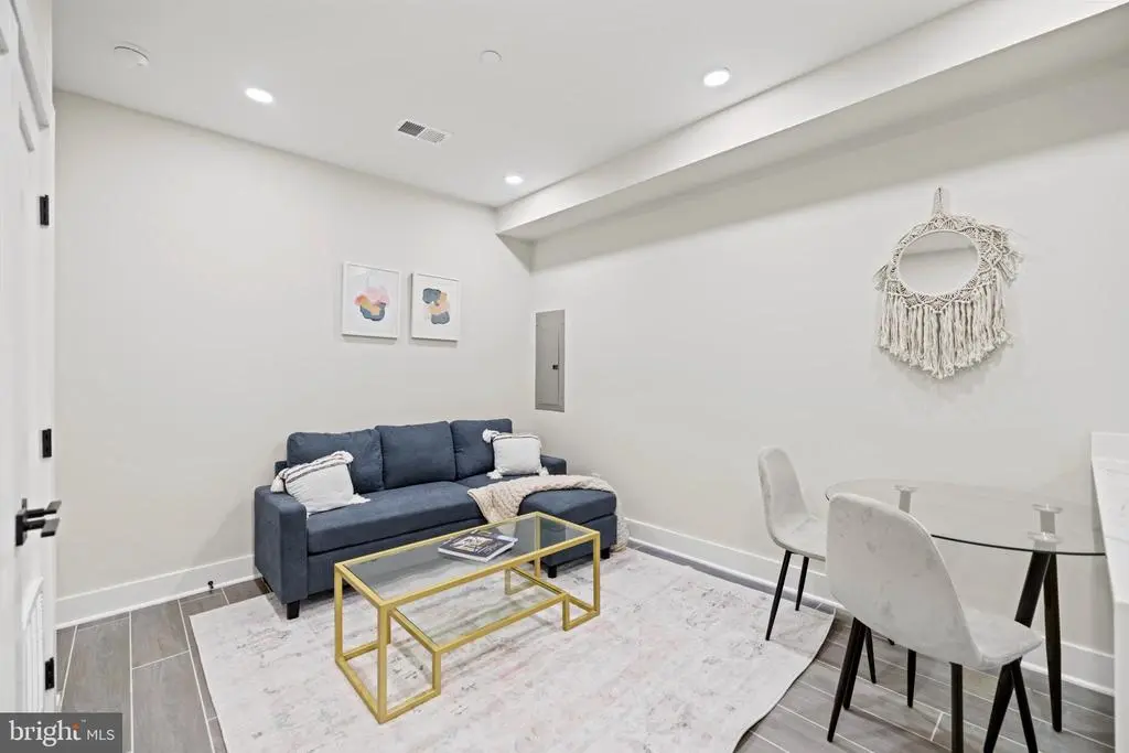 824 18th St Ne #3, WASHINGTON