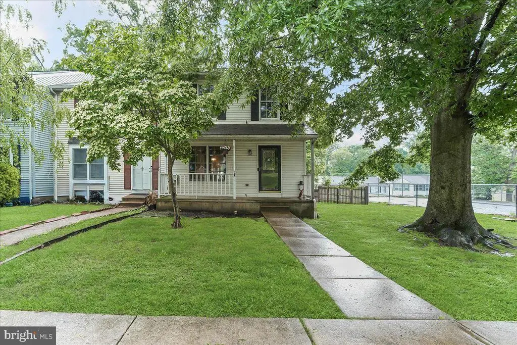 100 Cypress Dr, North East