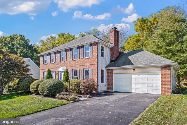 6 Shenandoah Dr, Newark