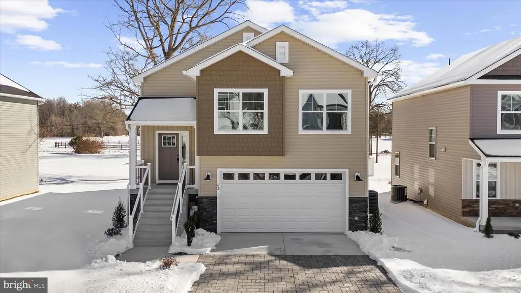 93 Edelton Ave, Severn