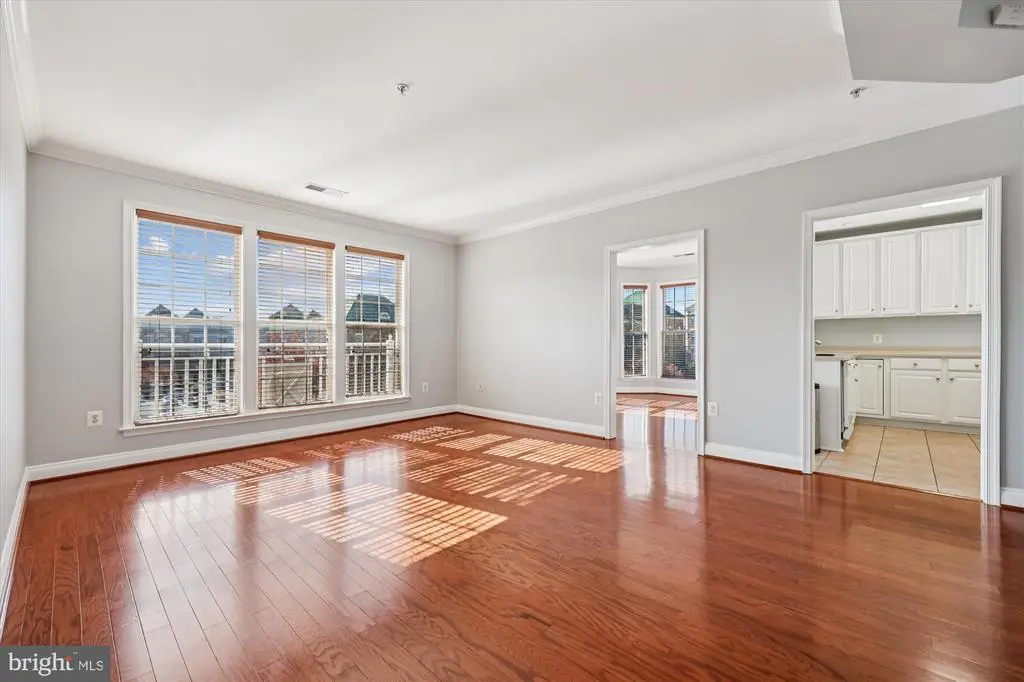 802 Grand Champion Dr #11-303, ROCKVILLE