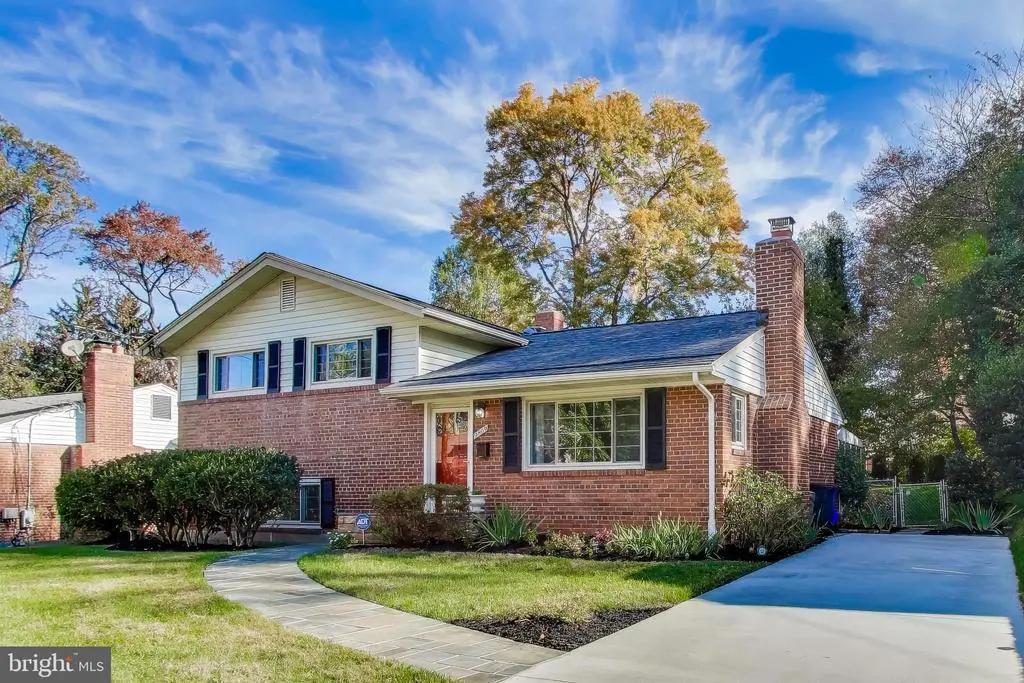 9809 Holmhurst Rd, BETHESDA