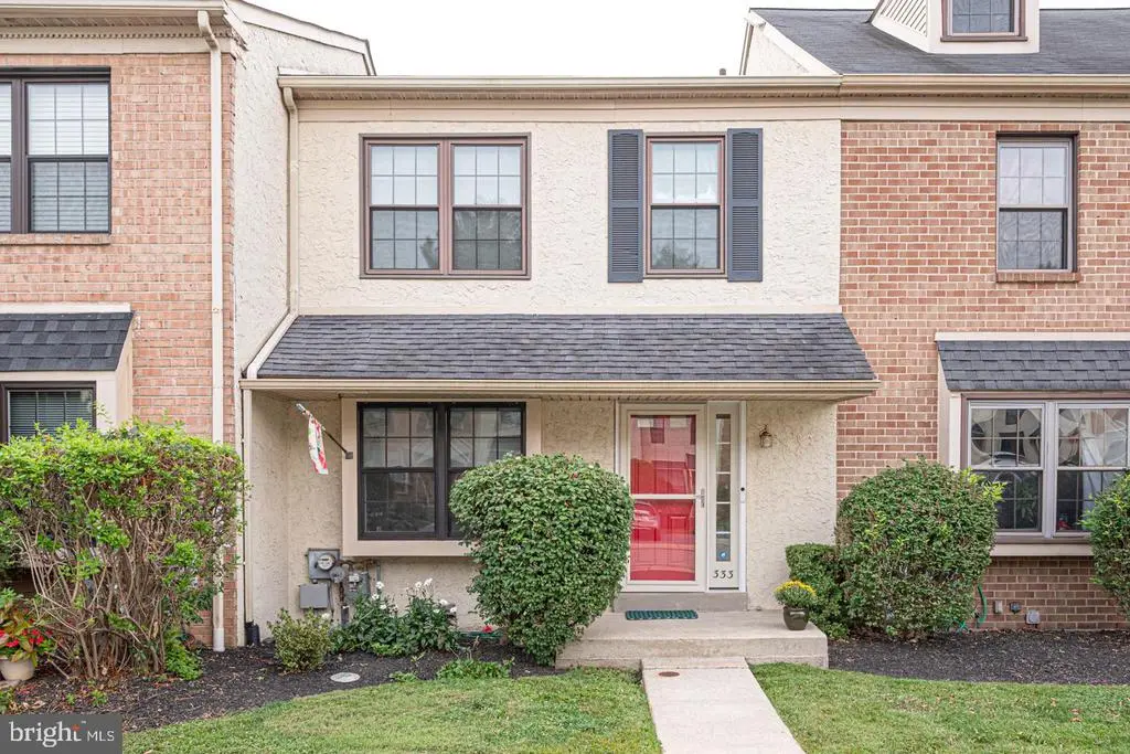 333 Scola Rd, BROOKHAVEN