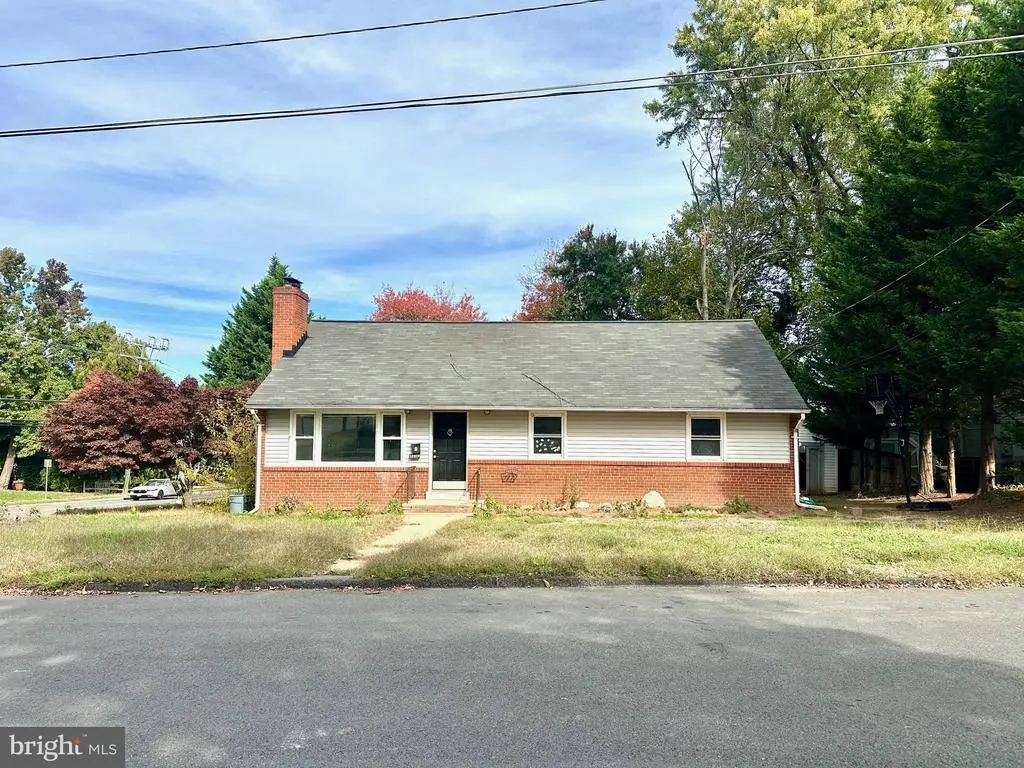 10818 1st St, FAIRFAX