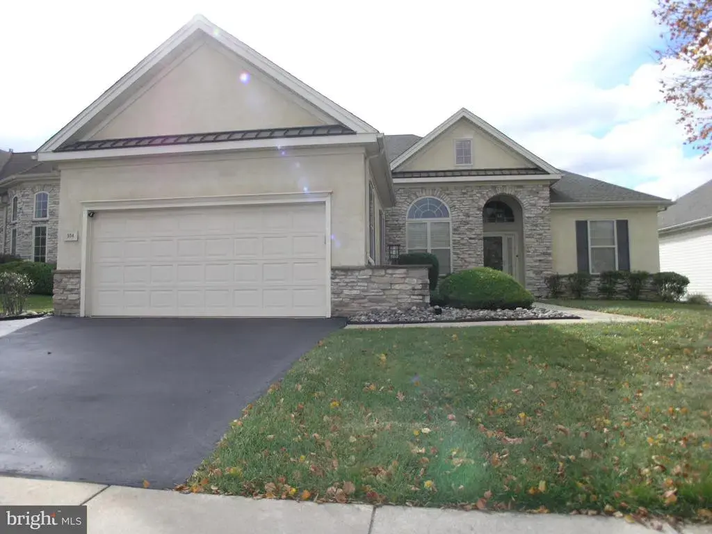 934 Nathaniel Trl, WARWICK