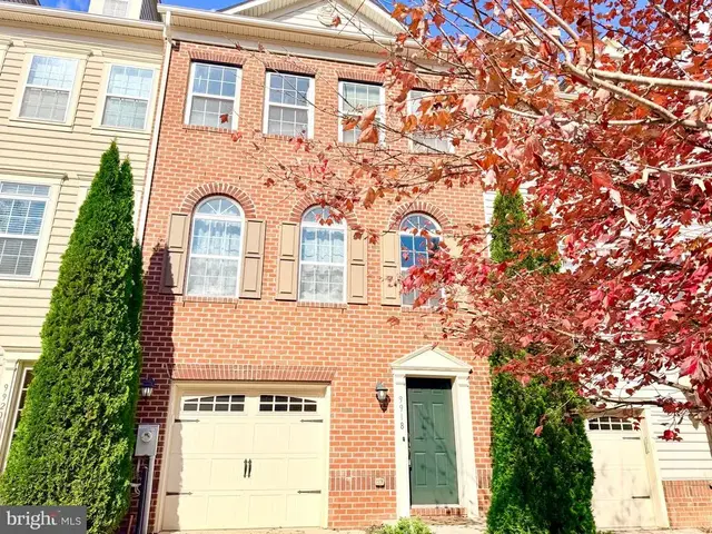 9918 Veiled Dawn, Laurel