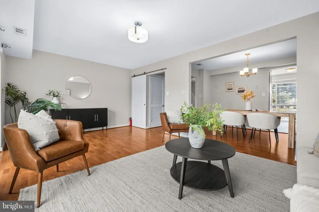 2480 Sun Valley Cir #8-d, Silver Spring