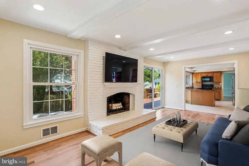 9017 Falls Chapel Way, Potomac