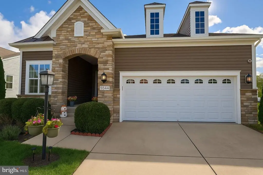 5544 Old Colony Ct, White Plains