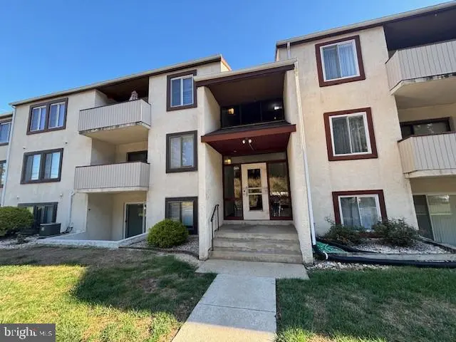 35-c Greenwood Rd, York