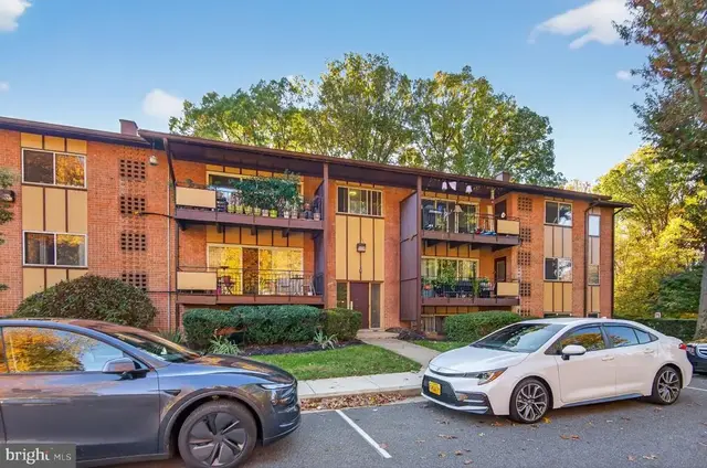 10171 Fair Woods Dr #301, Fairfax