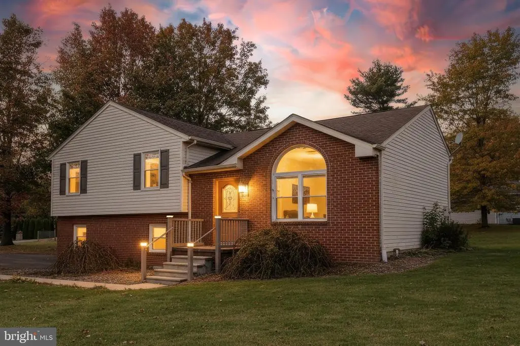 42 Pemberton Dr, EAST BERLIN