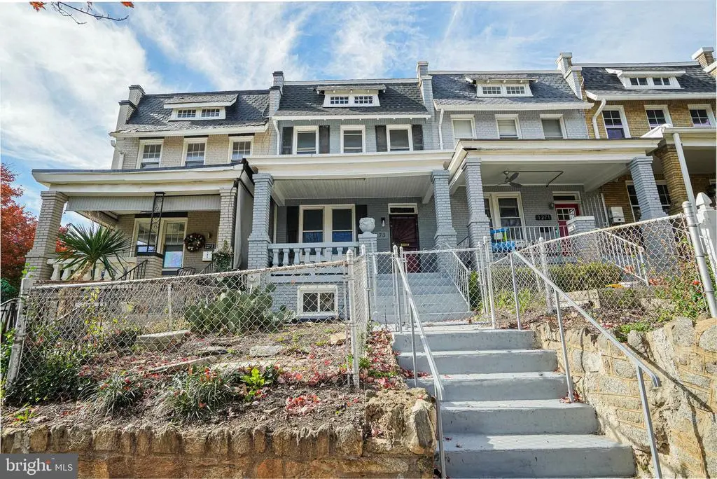 1273 Holbrook Ter Ne, WASHINGTON